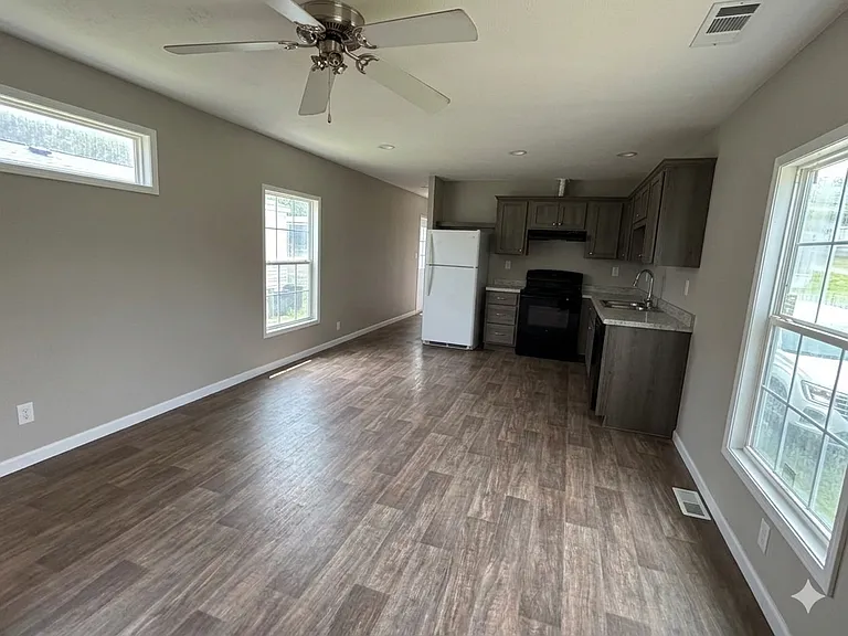 100 Nicholas Dr #E3 — Photo 3