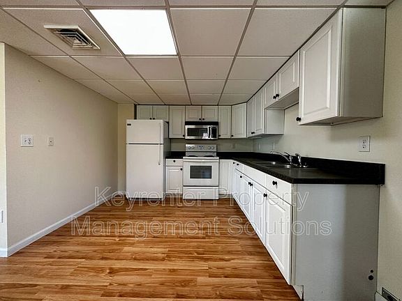 3rd image of 31 Campbell Ln