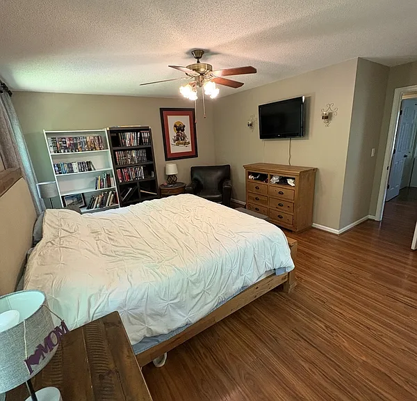321 N Valley View Dr — Photo 12