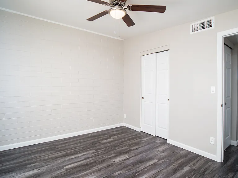217 5th Ave E-17_11112025