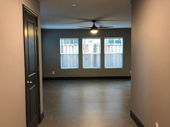 5th image of 10 Sag Harbor Pl