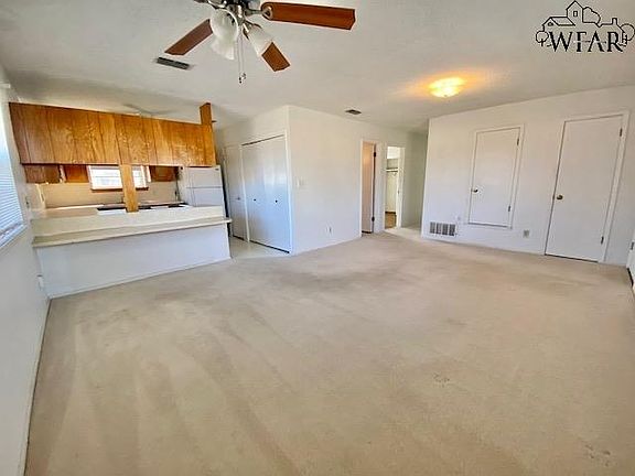 5th image of 4115 Moffett Ave