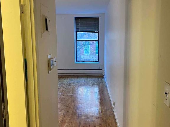 2nd image of 446 W 47th St APT 2F
