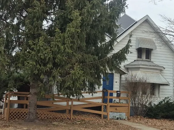 608 W 6th St, Sterling, IL 61081