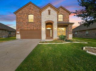 3318 Camden Creek Rd, Krum, TX 76249