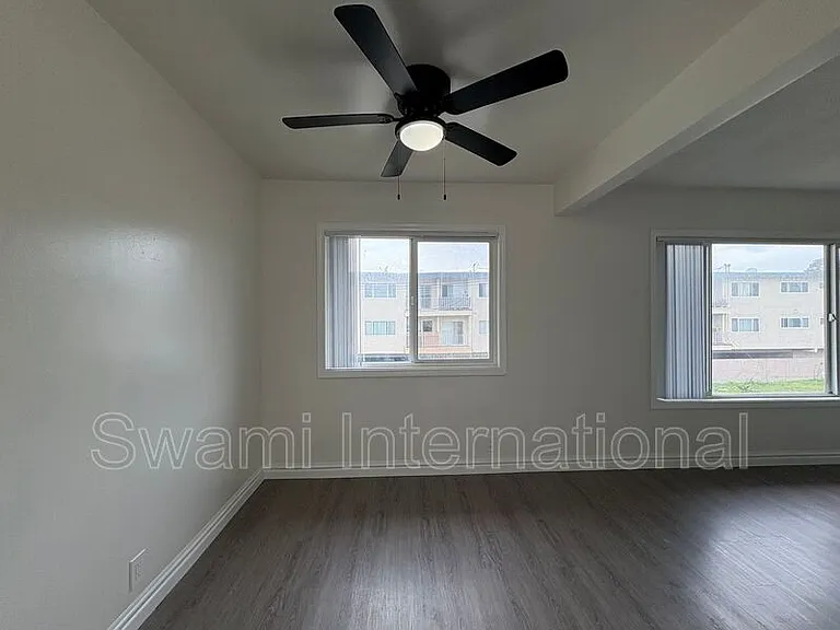 3615 W 104th St #15 — Photo 10