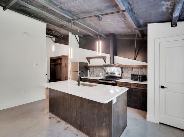 301 W Main St #256