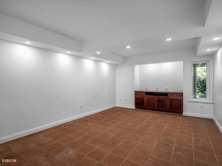 3175 Mathers Ave — Photo 10