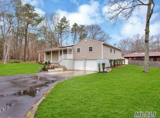 10 Middle Island Rd, Middle Island, NY 11953