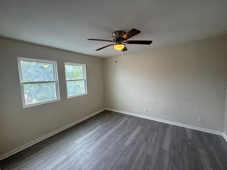 1125 Little Bay Ave — Photo 7