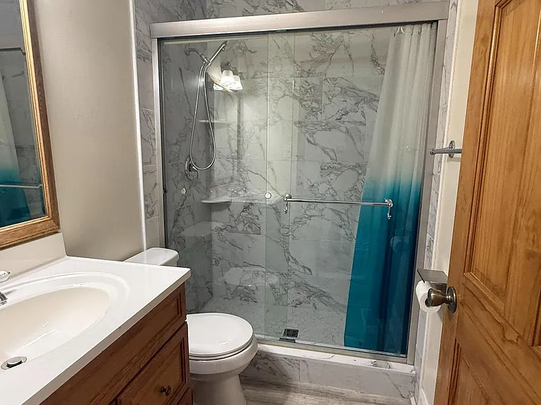 1080 Pendleton Ct — Photo 29