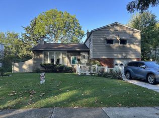 2518 Hampshire Rd, Bethlehem, PA 18017