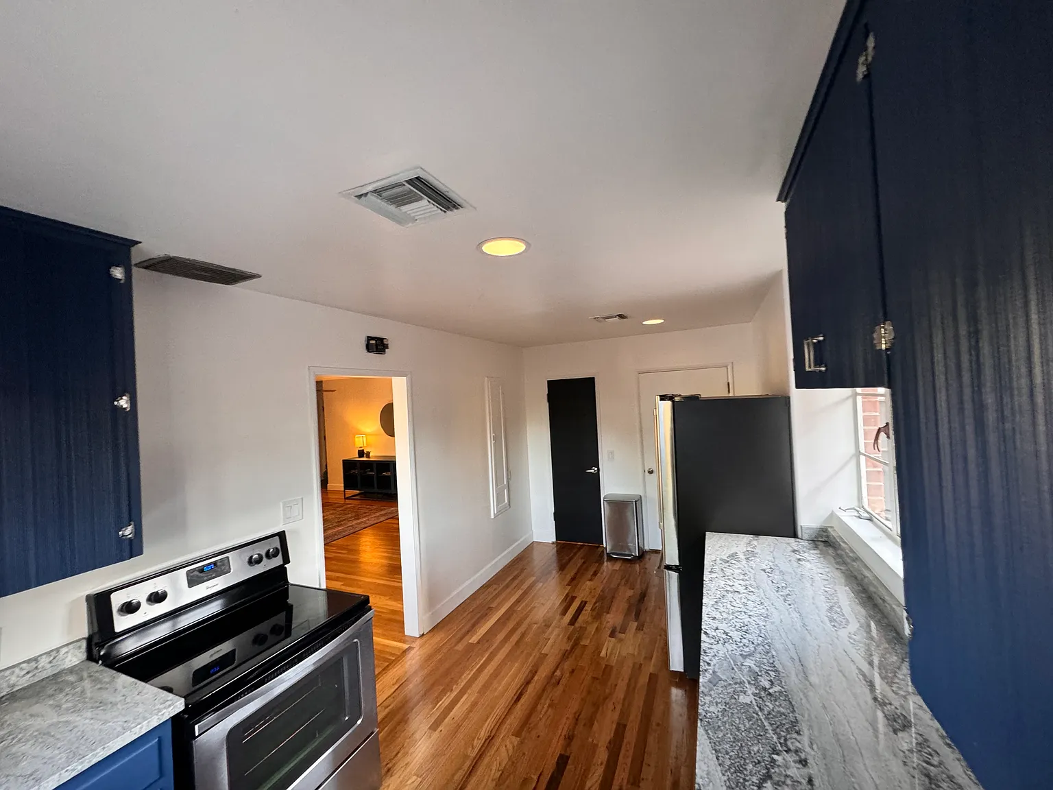 2 bed, 1310 sqft, $2,500 — Photo 4