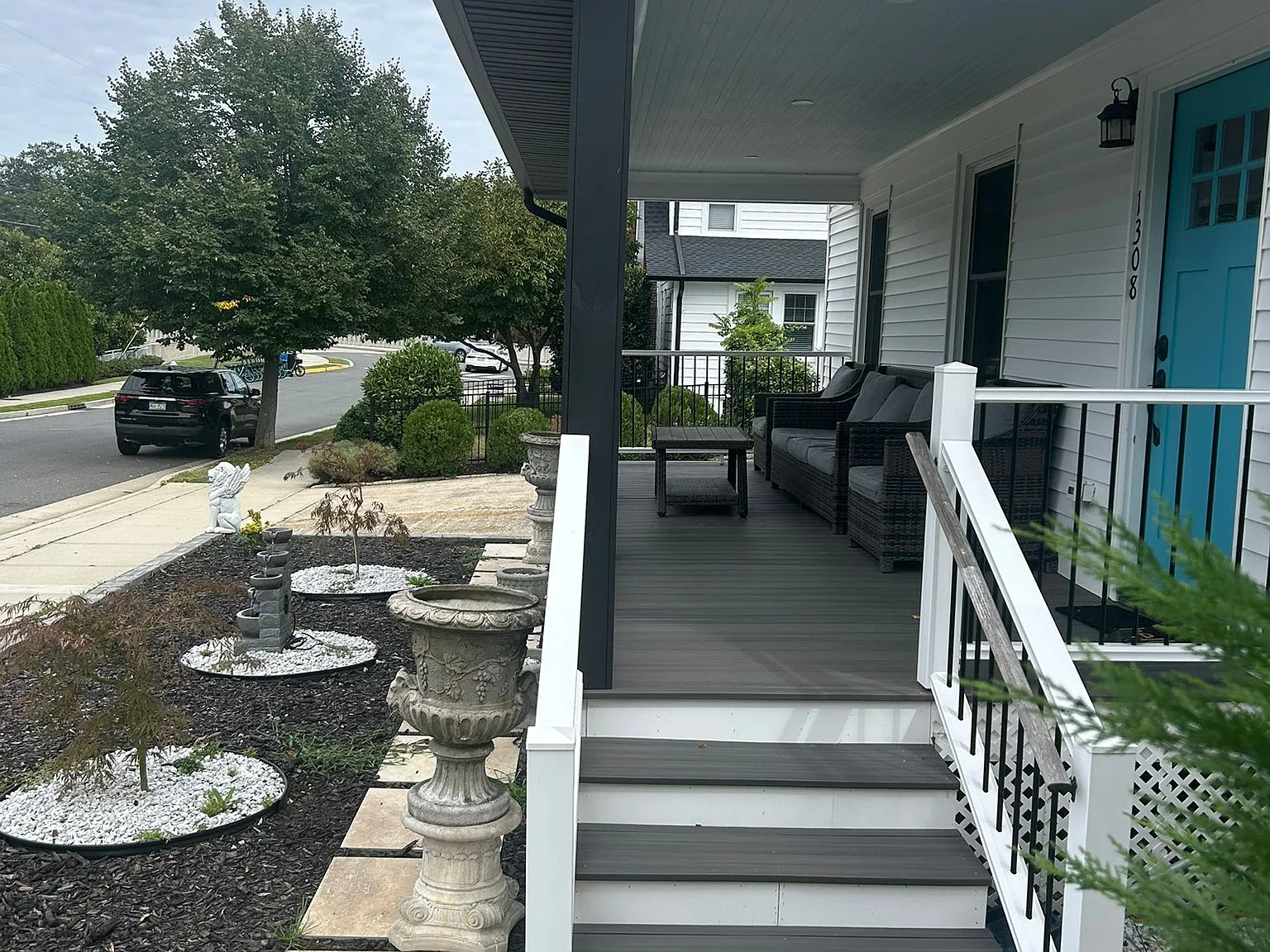 3 bed, 1390 sqft, $4,599 — Photo 2