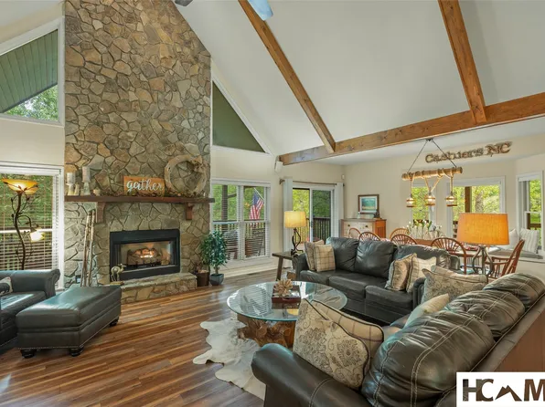892 Buckberry, Sapphire, NC 28774