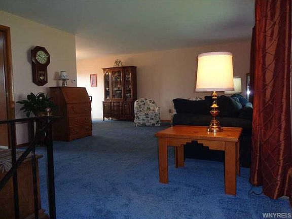 4th image of 65 Willow Green Dr