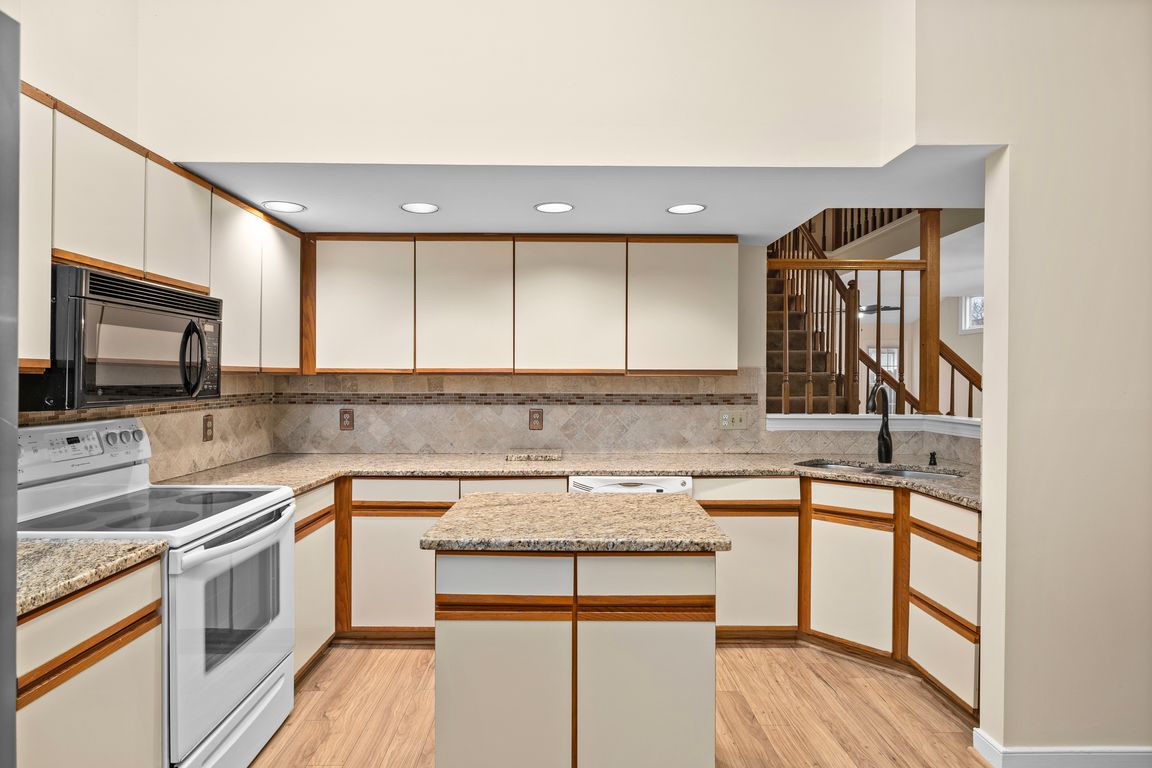 next background image