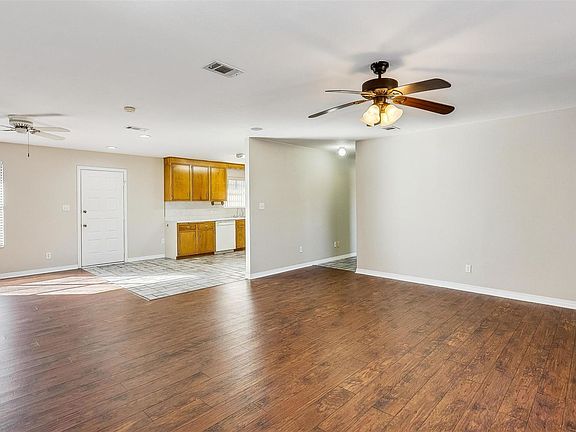 5th image of 437 Twin Bay Dr