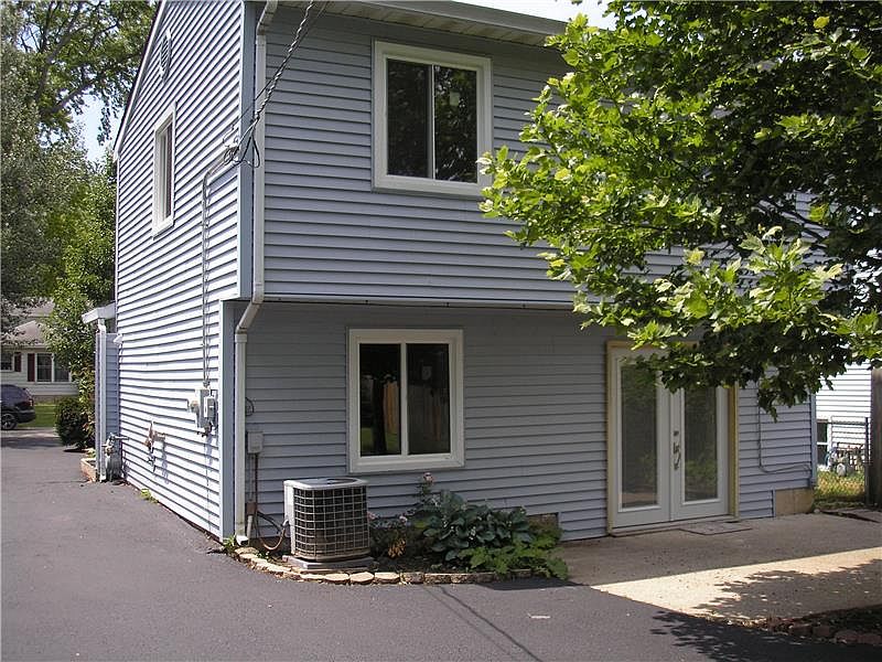 2nd image of 1509 N Pleasant Dr