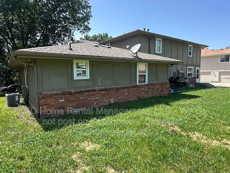 6337 N Wyandotte St — Photo 28