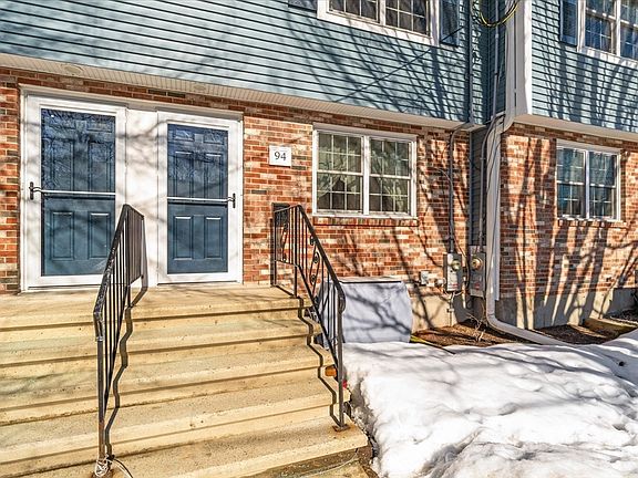 3rd image of 94 Durham Rd Unit 94