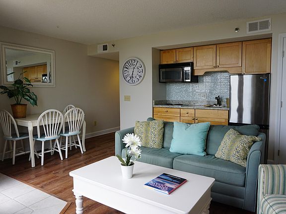 5th image of 2700 N Lumina Avenue #113