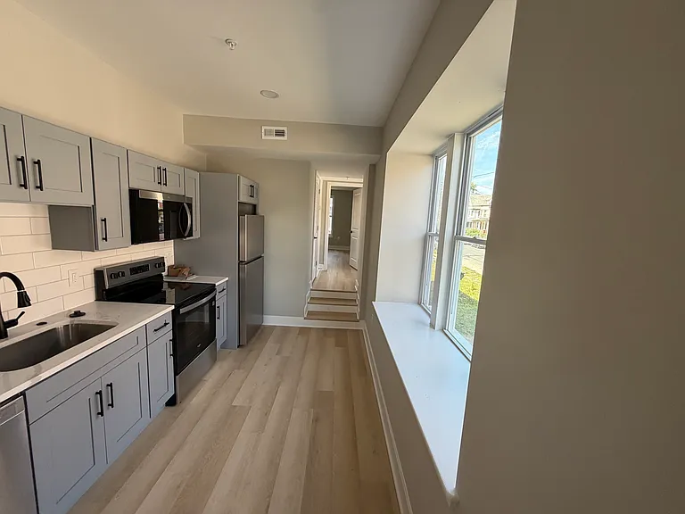 1201 Lindley Ave #1 — Photo 2
