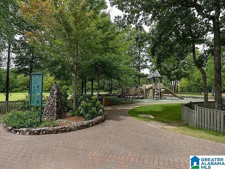 218 Hawthorn St — Photo 45