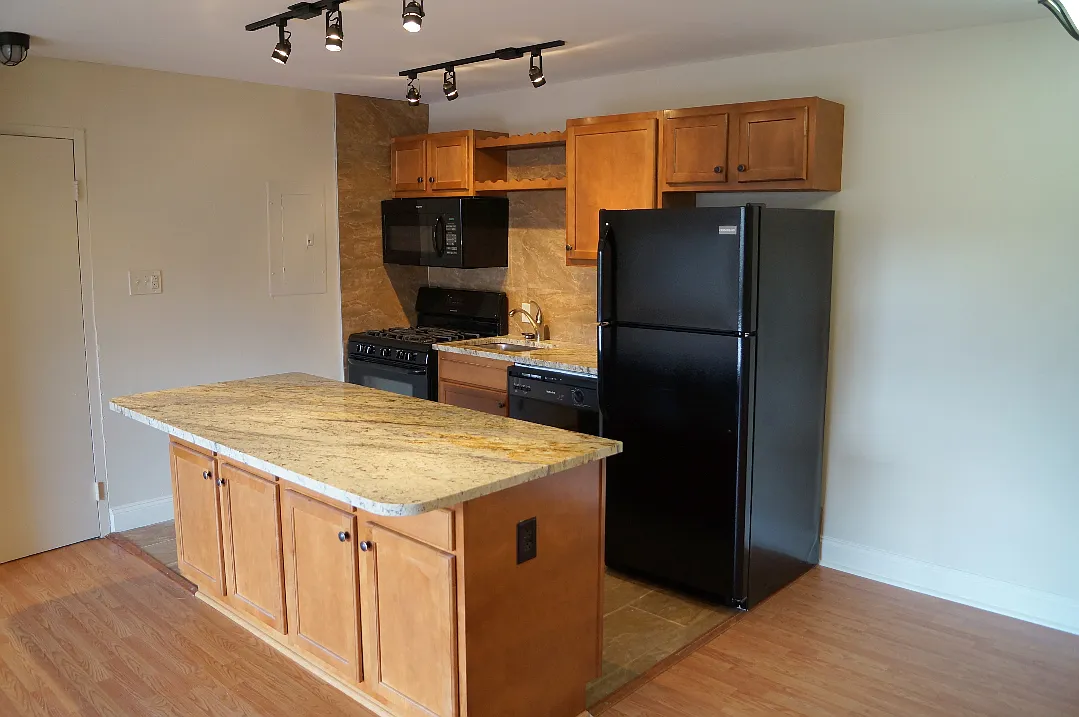 827 Highview St #1 photo 1