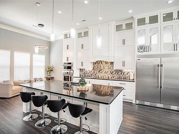 3rd image of 1151 Stoneybrook Ln