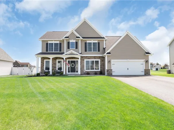 8 Giovanni Ln, Hilton, NY 14468