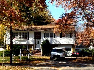 1040 Teaneck Rd, Teaneck, NJ 07666