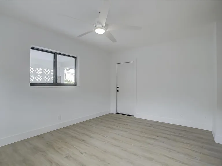 2155 NE 56th Ct — Photo 23