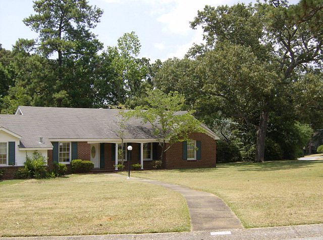 1st image of 504 Lake Forest Blvd