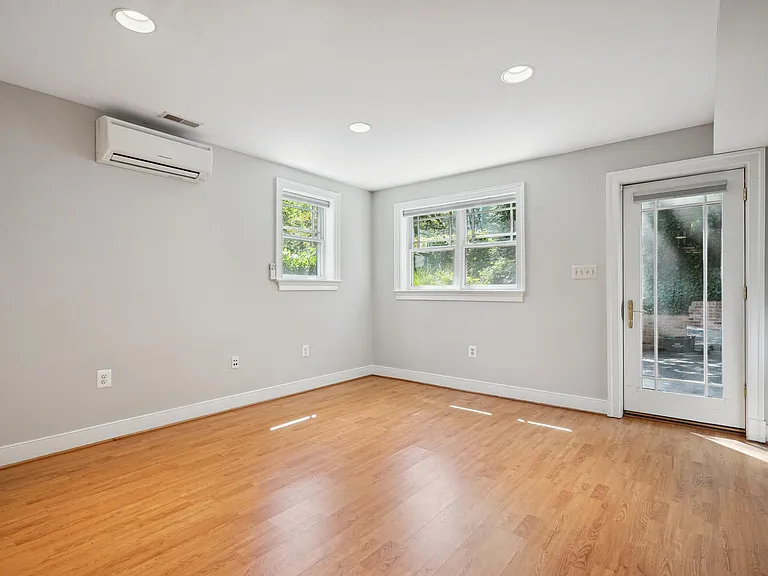 1530 Forest Villa Ln — Photo 48