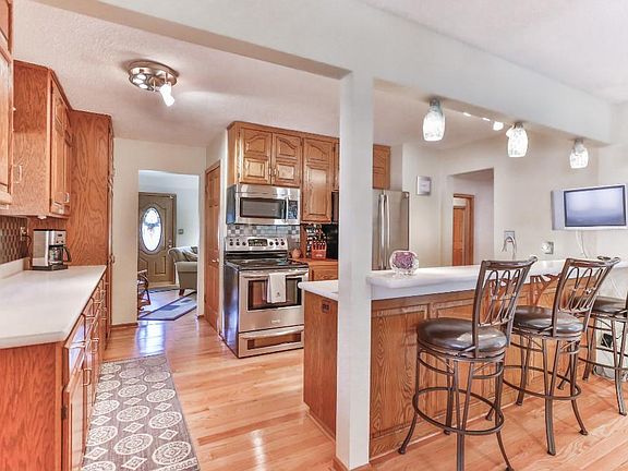 3rd image of 1942 Price Ave