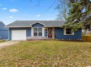 624 S Sweetbriar Dr, Chillicothe, IL 61523