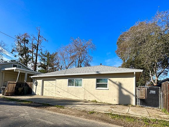 3rd image of 836 1/5 Shearer St