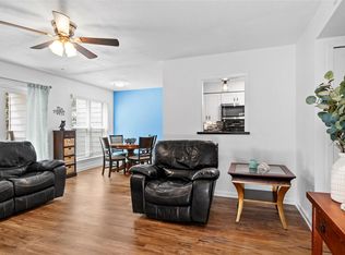 3220 69th St APT D6, Galveston, TX 77551
