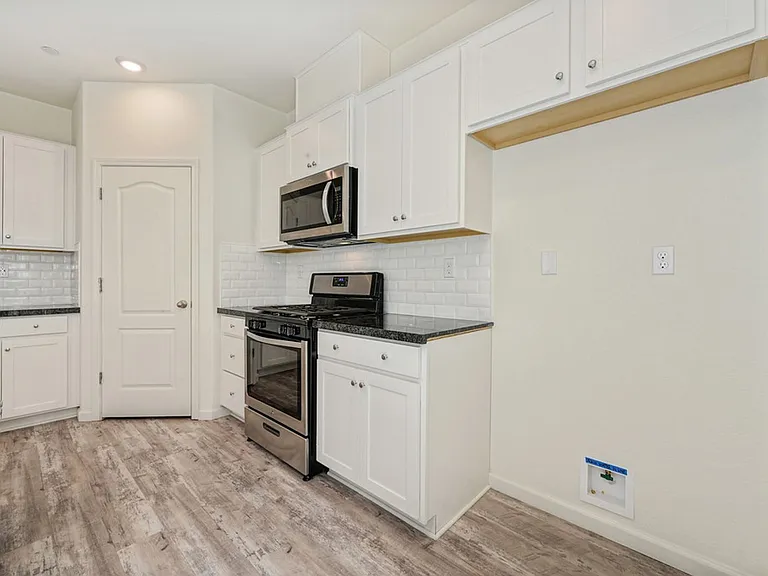 3209 Sunny Gate Ln — Photo 20