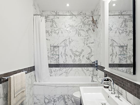4th image of 26 Washington Sq N APT 5