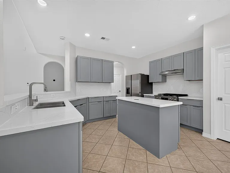24542 Bella Veneza Dr — Photo 12