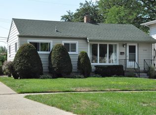 31707 Avondale St, Westland, MI 48186