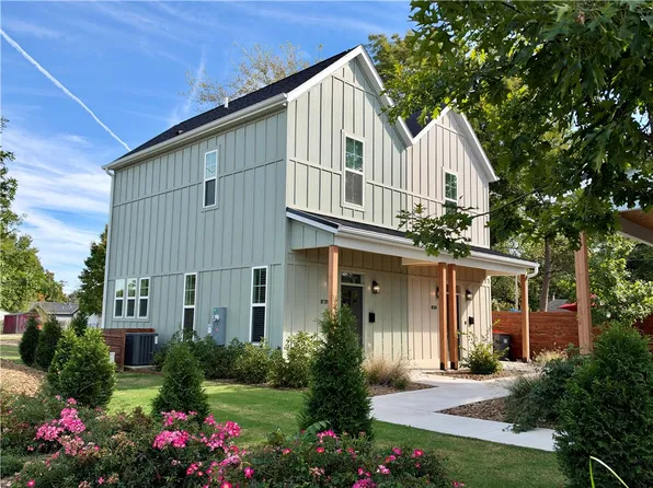 610 W Price Ave #B, Springdale, AR 72764