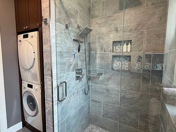5th image of 4451 N Maplewood Ave #2