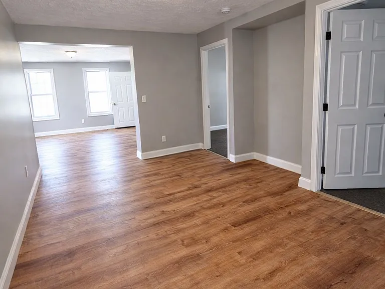 25 Lester St — Photo 1