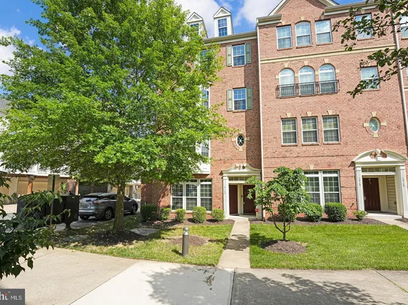 15145 Leicestershire St, Woodbridge, VA 22191