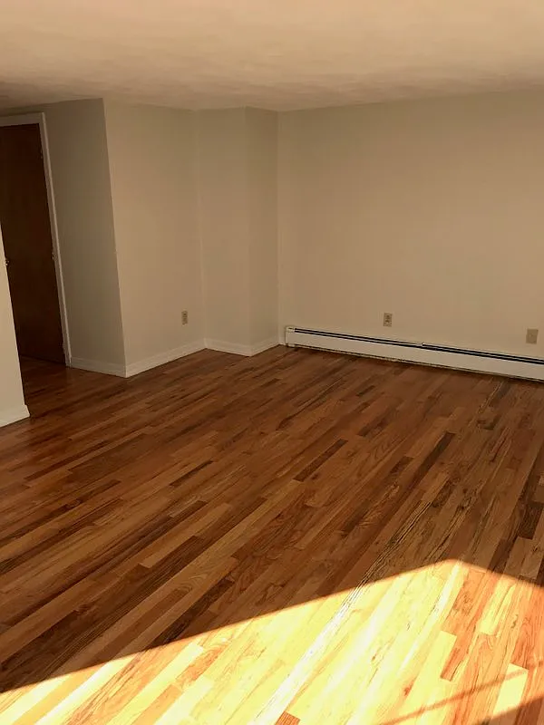 Building Photo - 144 Thorndike St #2