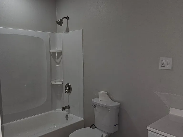 709 S Olive St — Photo 11