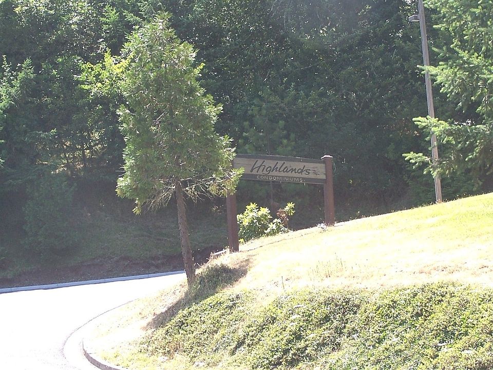 2nd image of 219 Trailside Loop